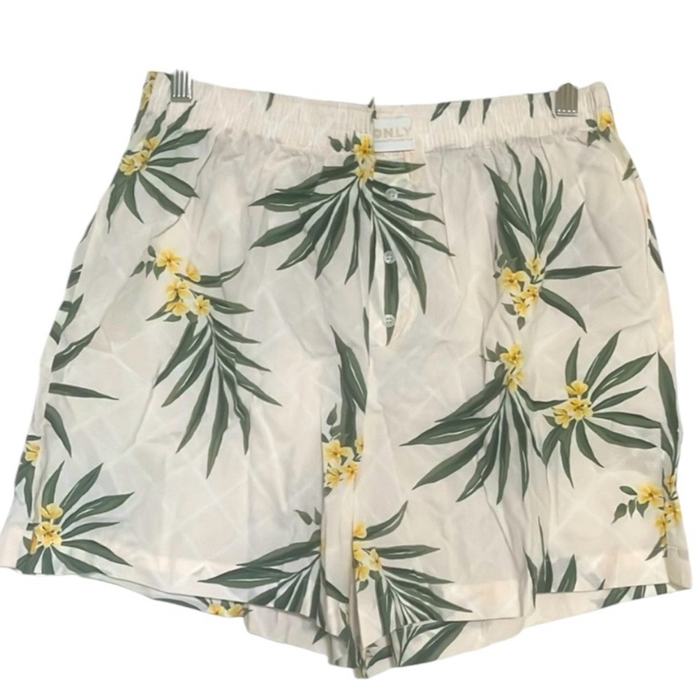 Old Navy Shorts Tropical Design NEW